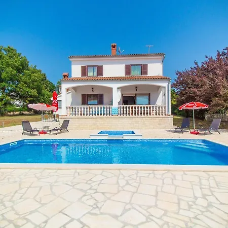 Sabatti Сasa de vacaciones Kukci